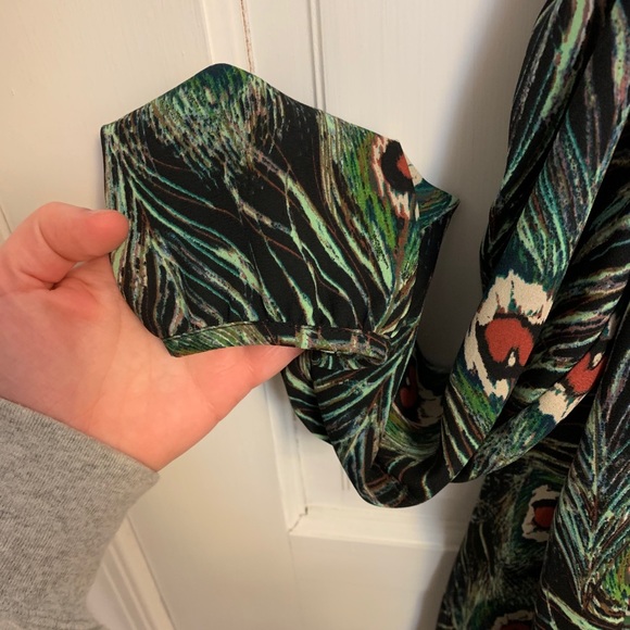 Design Lab Lord & Taylor Cold Shoulder Top - Picture 5 of 5